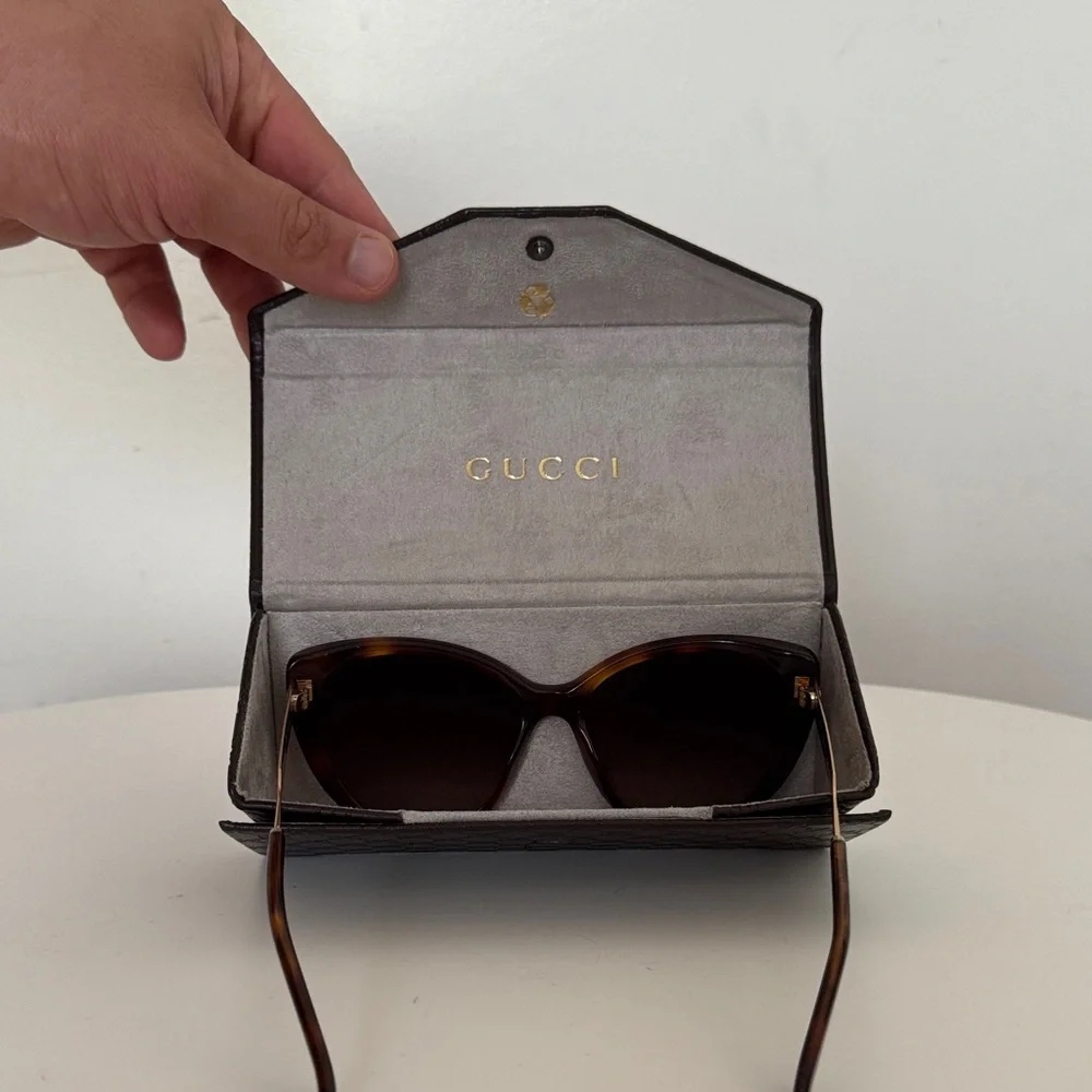 Gucci Tortoise Shell Sunglasses - Picture 3 of 4